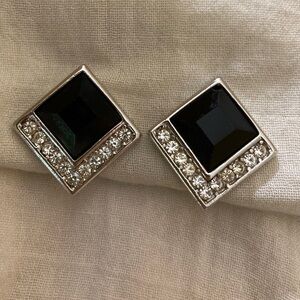 Trifari Vintage Clip on Earrings with Black &‎ Clear Stones